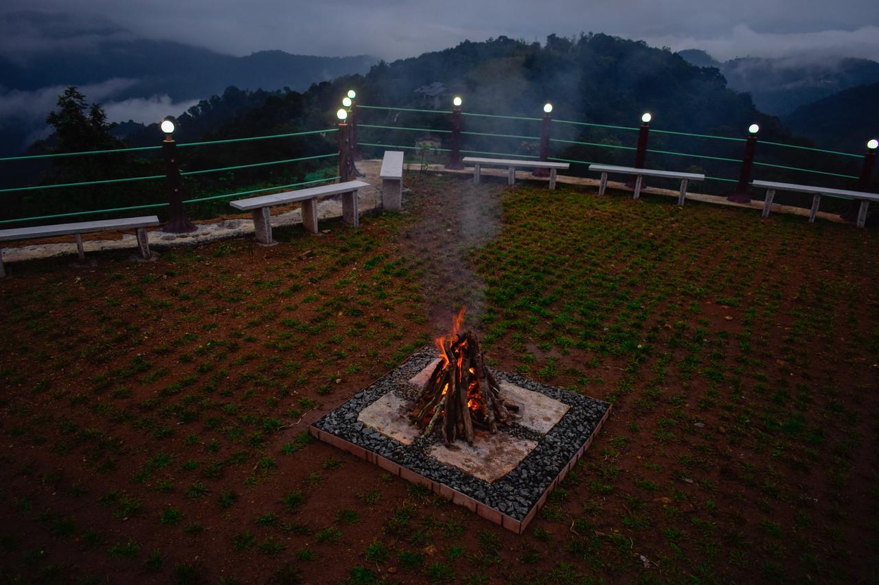 Misty Hill Hotel Pīrmed Esterno foto